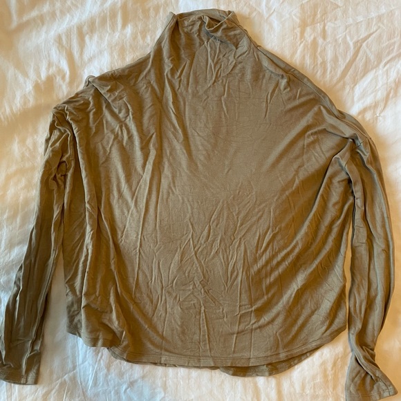 Aritzia Babaton Shirt - Picture 1 of 3